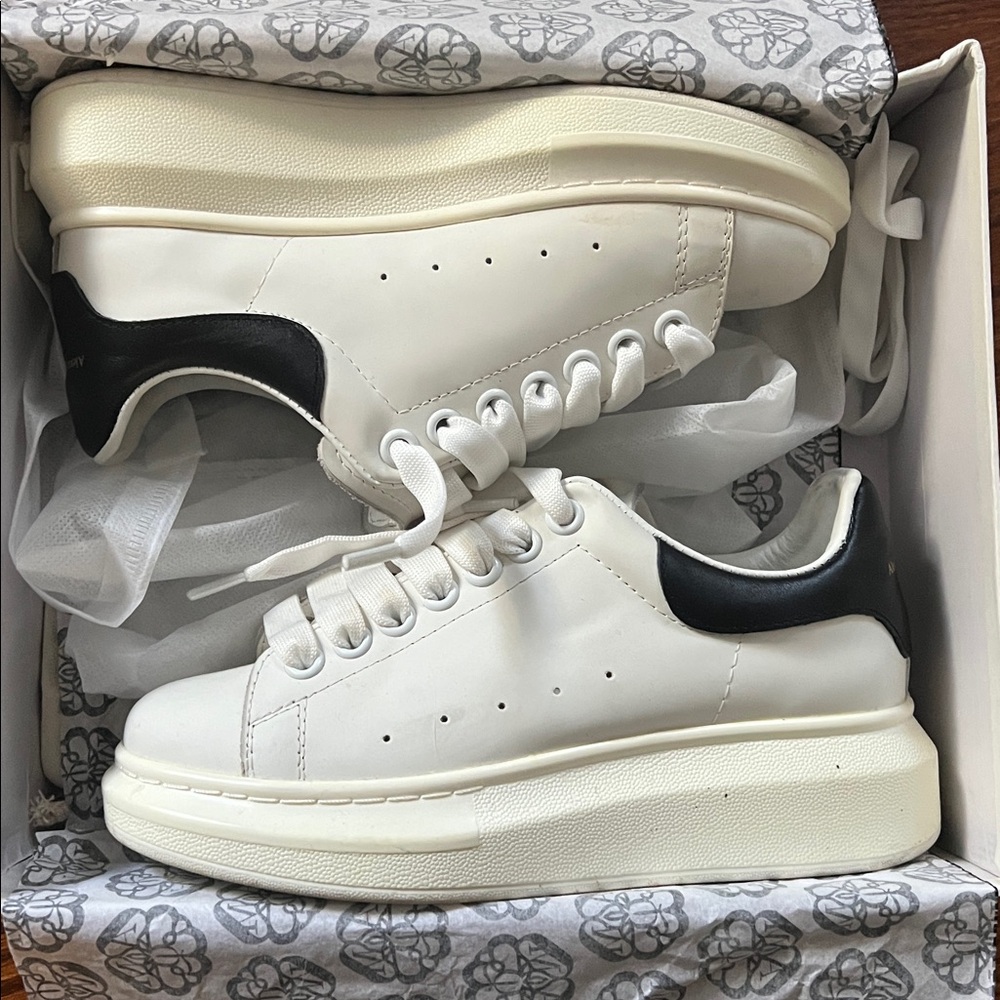 Alexander McQueen | Size 35 (5) White and Black Leather Sneakers